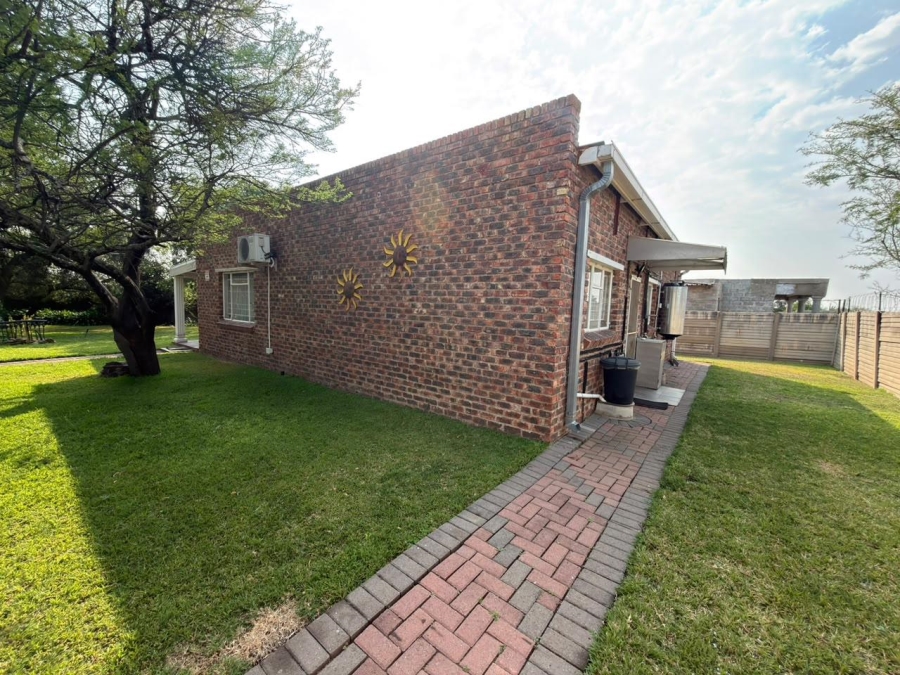 5 Bedroom Property for Sale in Riebeeckstad Free State